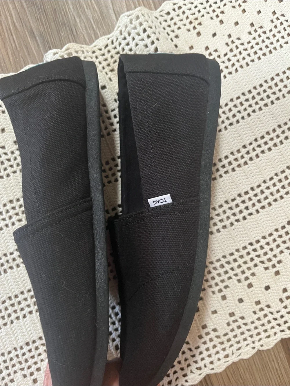 Toms women’s Slip-On Sneakers in Black size 8 NWOB